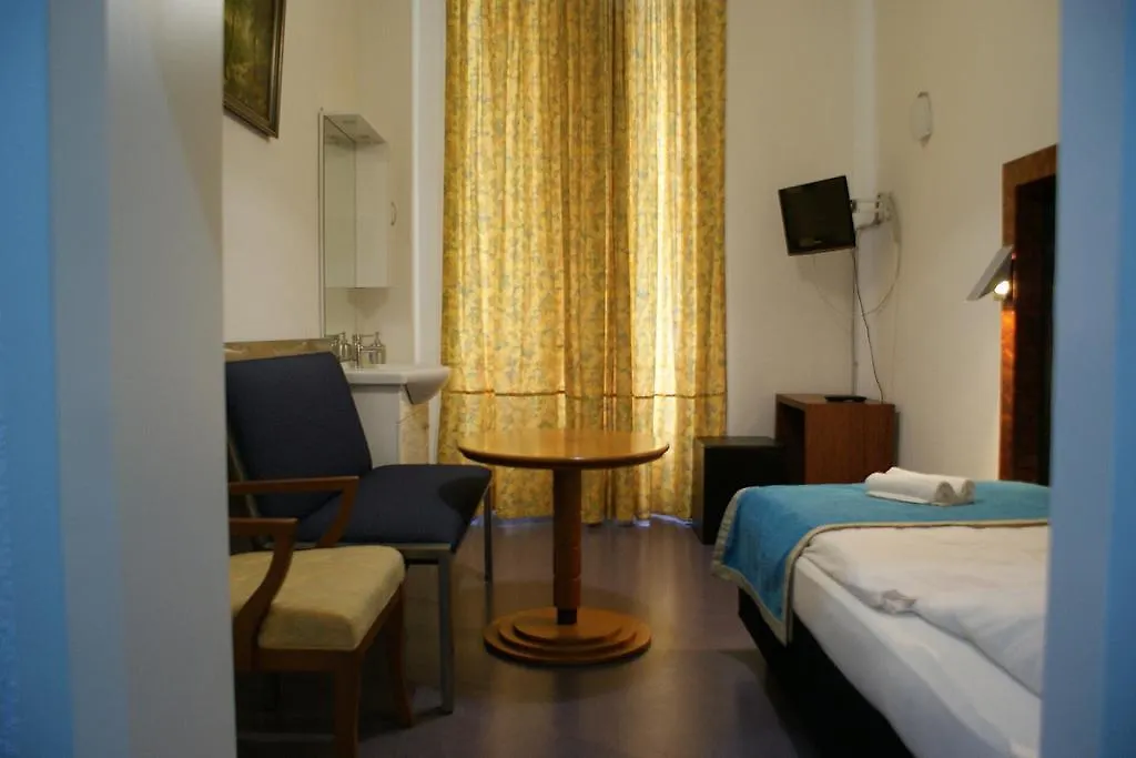 Hotel Garni Aaberna Berlín 0*,  Německo